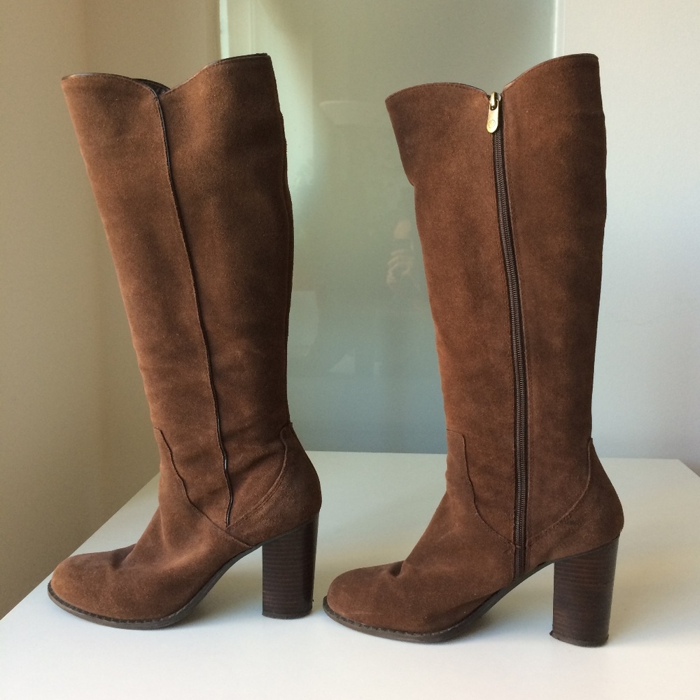 Adrienne Vittadini Brown Suede Block Heel Boots
